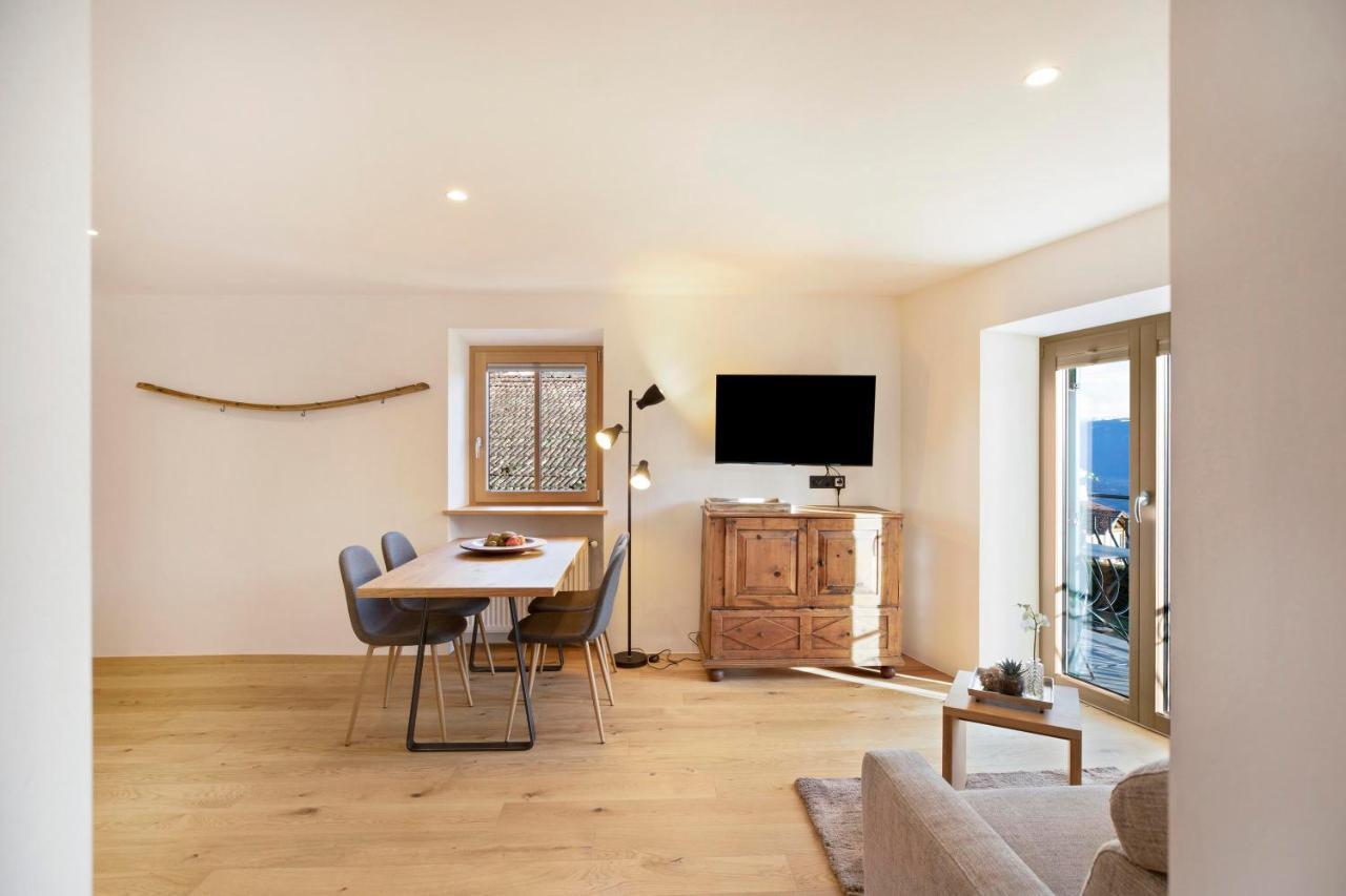 Brantenhof Ferienwohnung Vinea Cortaccia Dış mekan fotoğraf