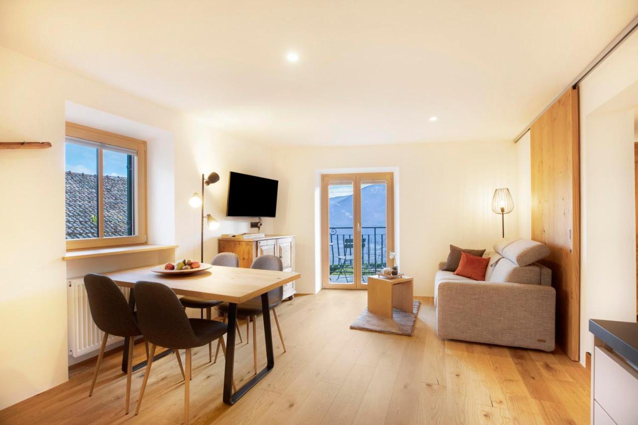 Brantenhof Ferienwohnung Vinea Cortaccia Dış mekan fotoğraf