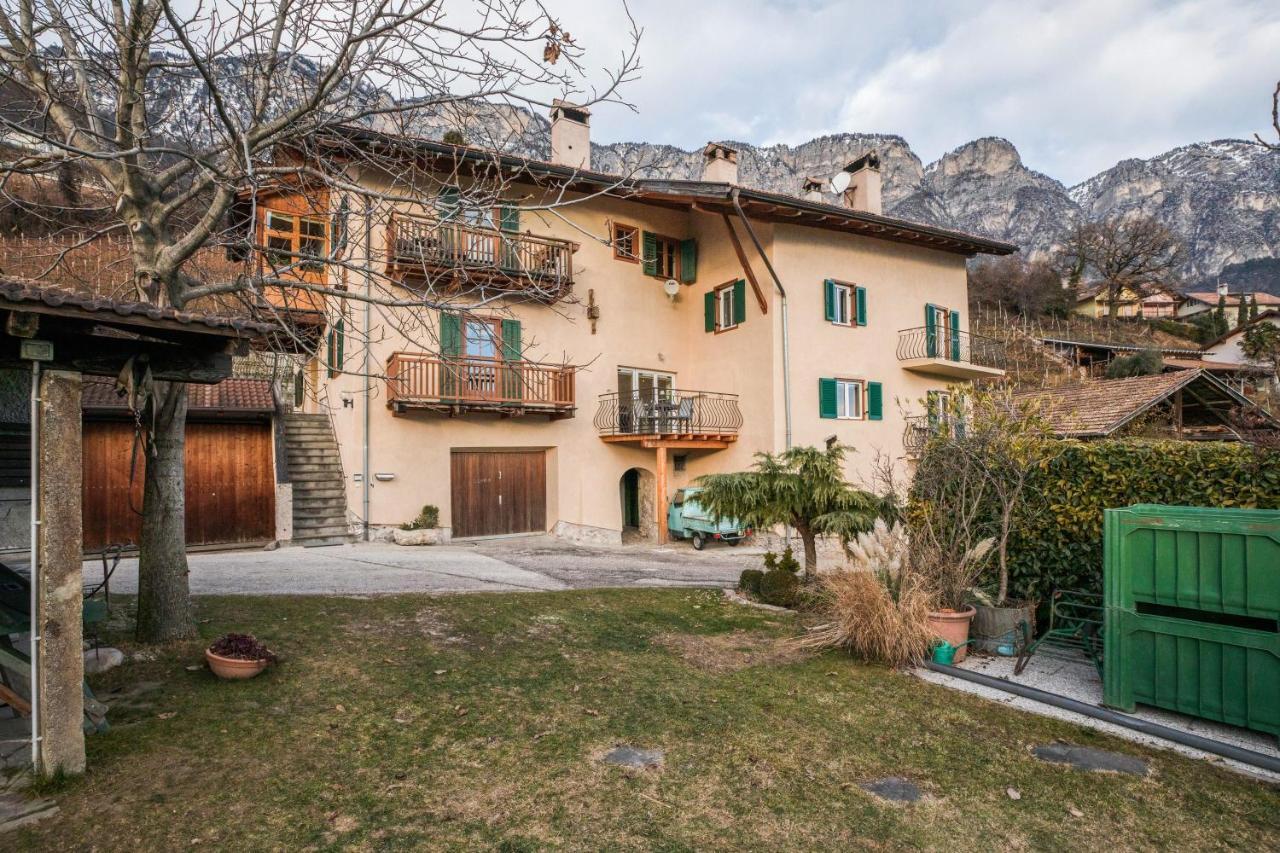 Brantenhof Ferienwohnung Vinea Cortaccia Dış mekan fotoğraf