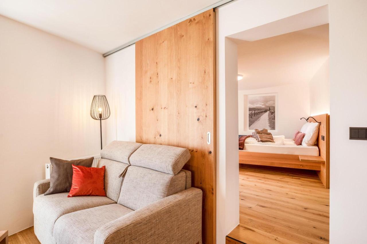 Brantenhof Ferienwohnung Vinea Cortaccia Dış mekan fotoğraf